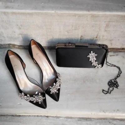 کفش مجلسی زنانه کیف ساتن مشکی ست پاشنه 7 سانتیمتر با پاشنه نازک و لوازم جانبی ستاره ای شفاف - 5692