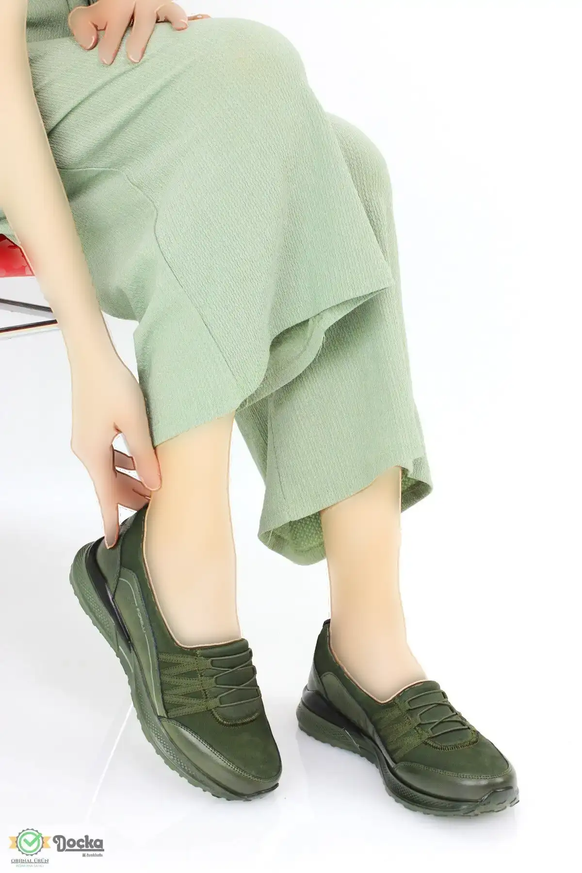 کفش ورزشی روزمره   زنانه از چرم طبیعی، سبک اسپرت، بدون بند و ارتوپدیک مدل F24/SP46704Y - 5561 کفش ورزشی روزمره زنانه از چرم طبیعی، سبک اسپرت، بدون بند و ارتوپدیک مدل F24/SP46704Y - 5561