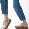 کفش صندل زنانه چرم طبیعی رنگ بژ - 7377