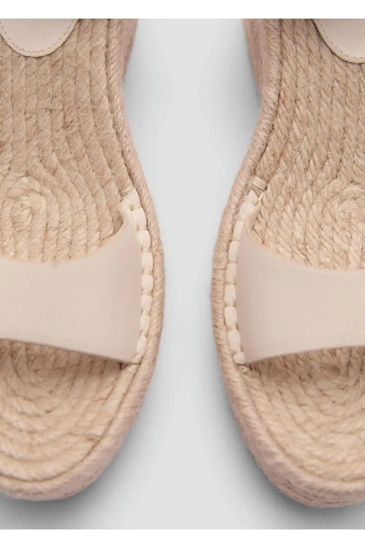 کفش صندل زنانه با پاشنه کوتاه و بند دار برند MANGO - 7436