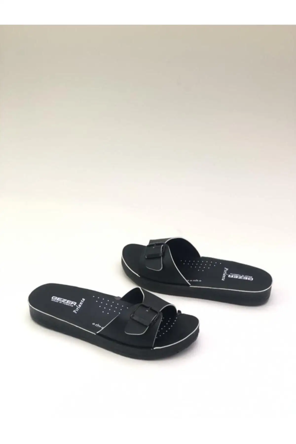 کفش صندل زنانه دمپایی روزانه فصل جدید - 7376 کفش صندل زنانه دمپایی روزانه فصل جدید - 7376