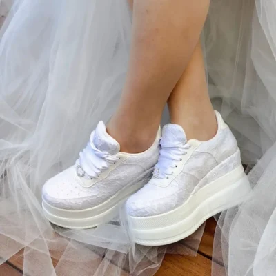 کفش پاشنه‌ بلند زنانه عروس دار 9 سانتی‌متری، ورزشی عروس بسیار راحت به رنگ سفید - 7196