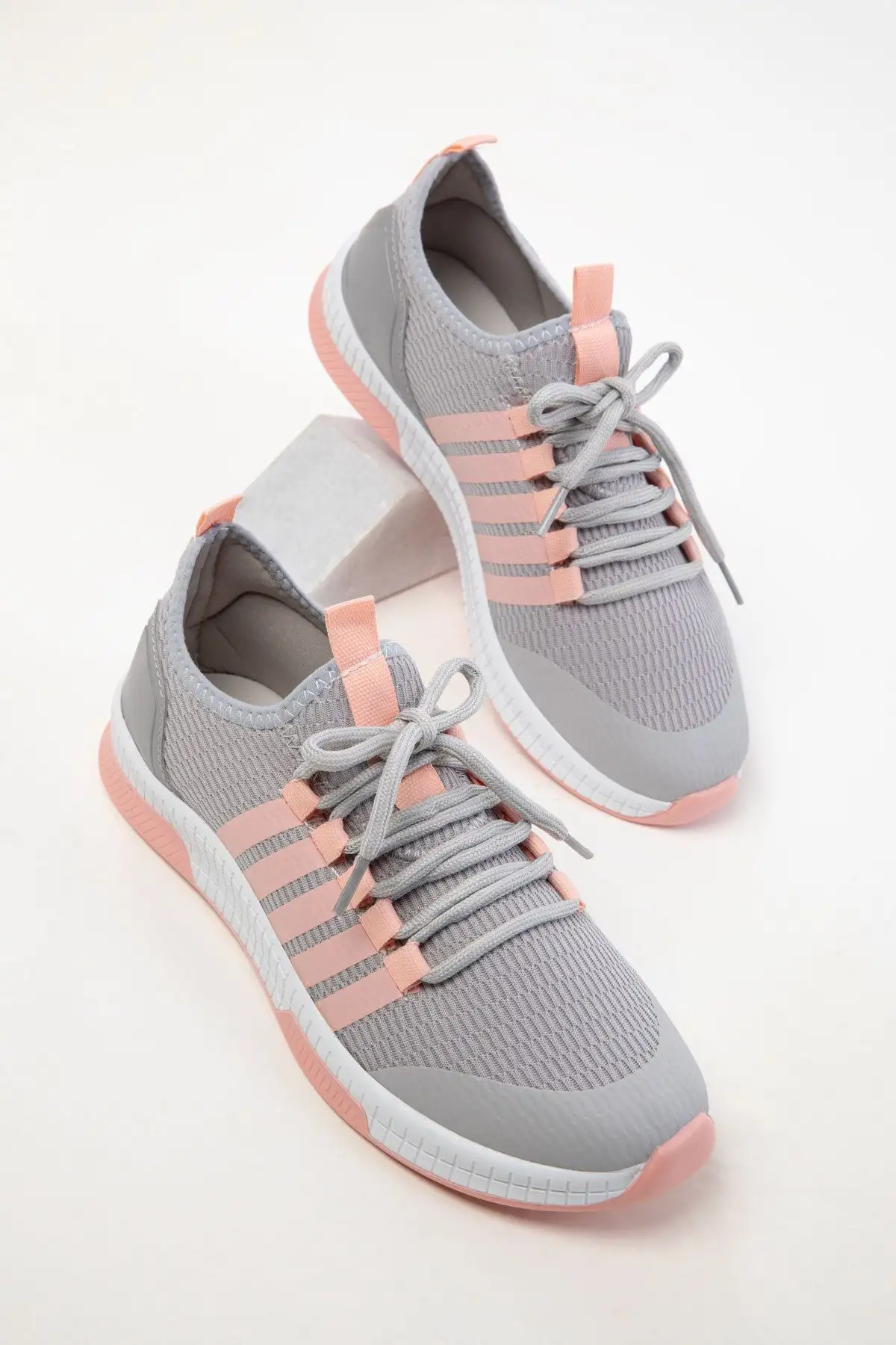 کفش ورزشی روزمره   زنانه بوز-پودرا 16278 برند SOHO - 7483 کفش ورزشی روزمره زنانه بوز-پودرا 16278 برند SOHO - 7483