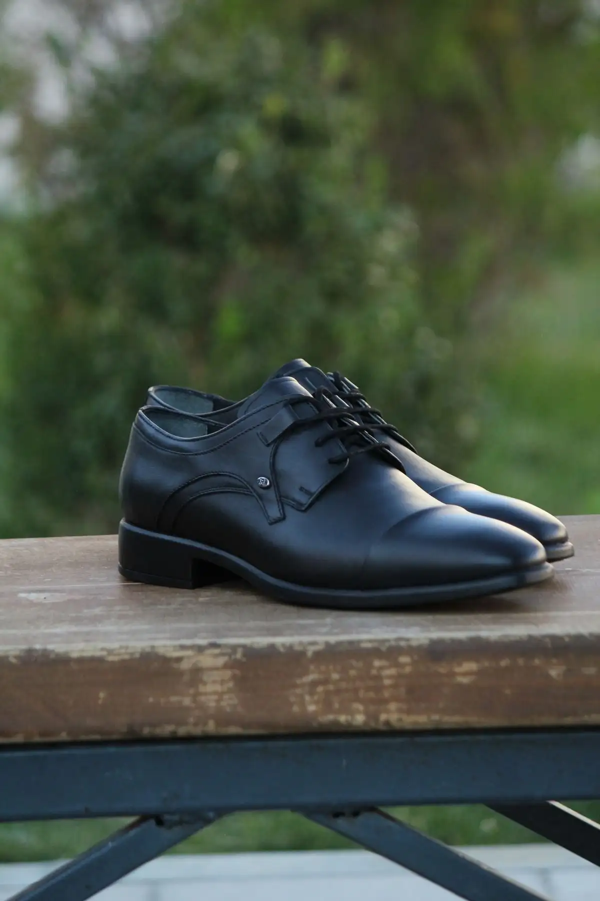 کفش رسمی مردانه   فصلی چرم طبیعی با زیره لاستیکی و بند دار برند LİCCAS - 7403 کفش رسمی مردانه فصلی چرم طبیعی با زیره لاستیکی و بند دار برند LİCCAS - 7403