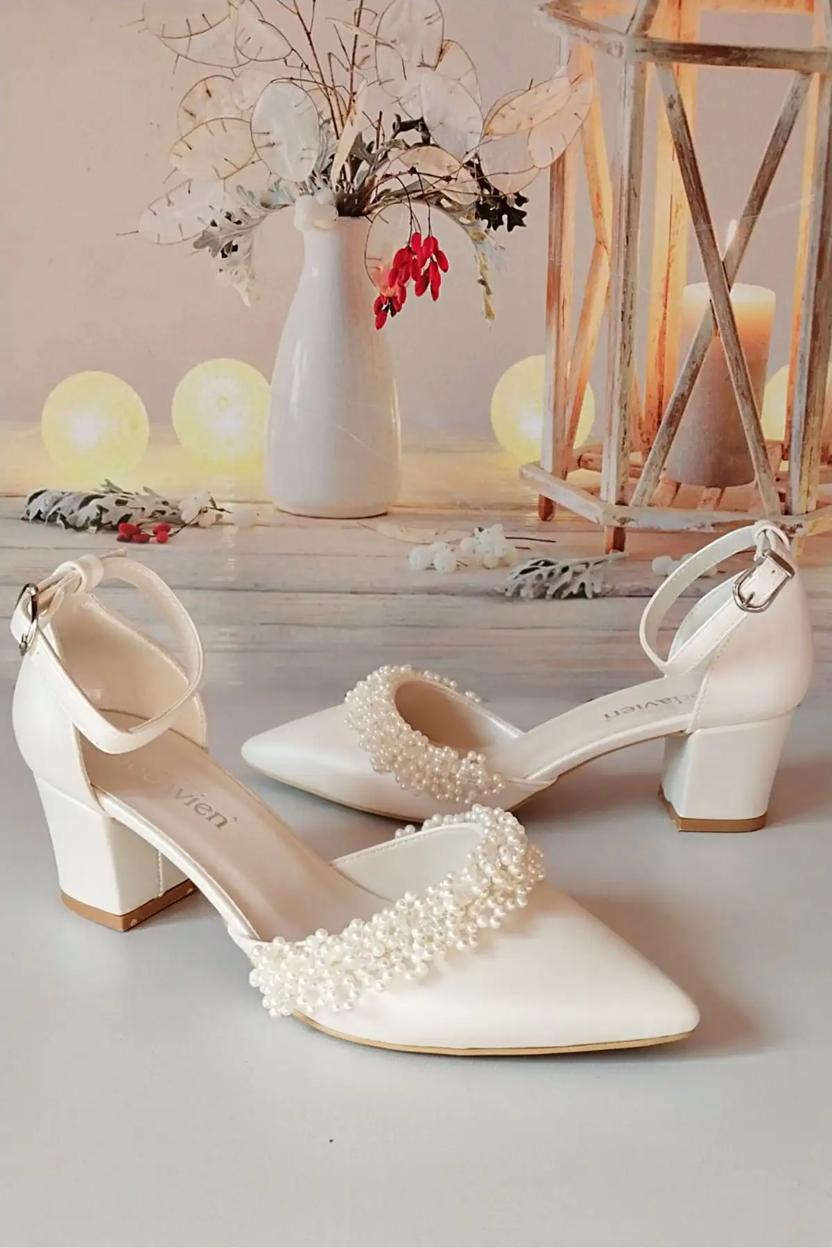 کفش پاشنه بلند زنانه  عروس  با پاشنه 5 سانتی و صدفی مرواریدی - 7219 کفش پاشنه بلند زنانه عروس با پاشنه 5 سانتی و صدفی مرواریدی - 7219