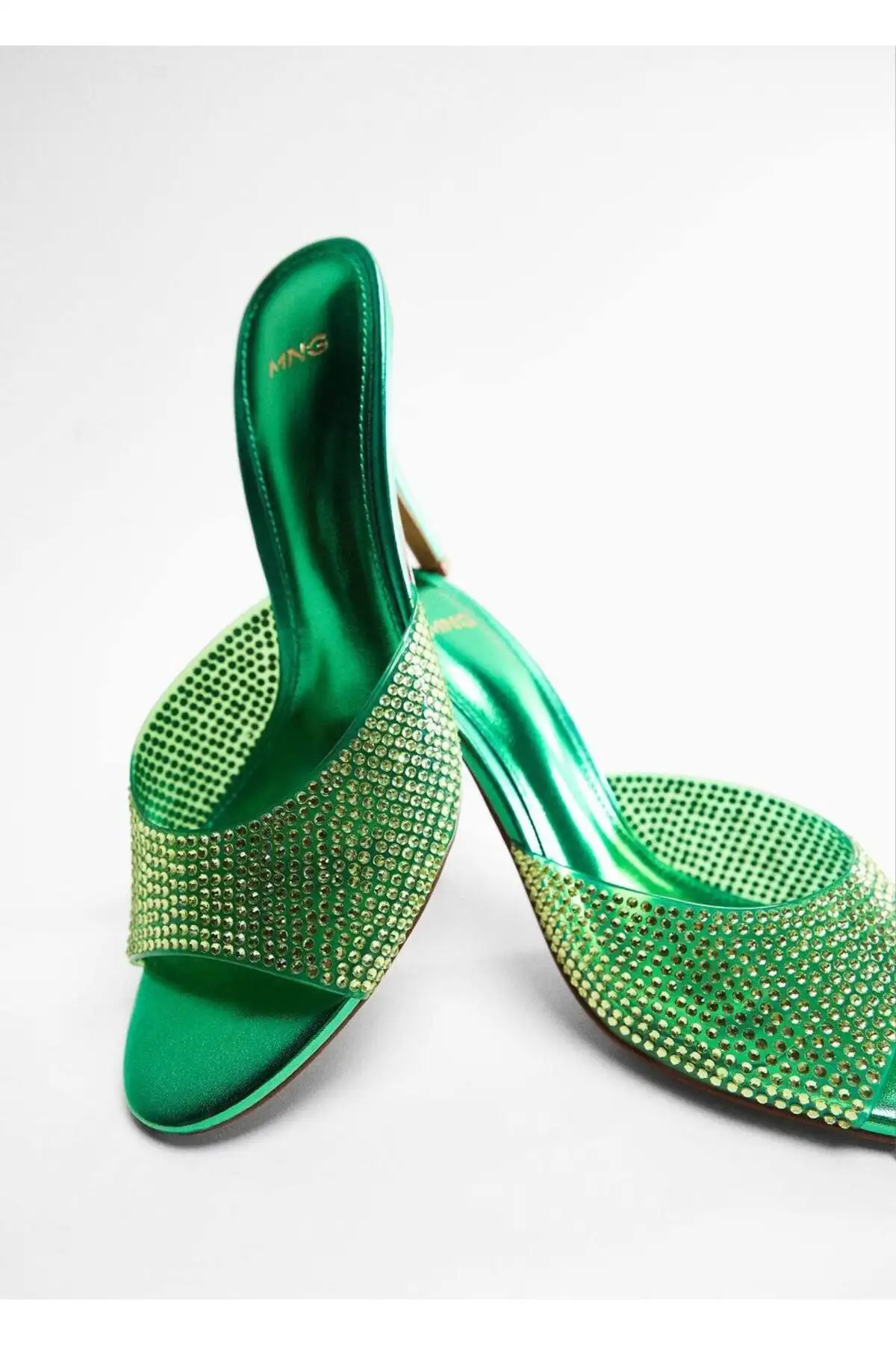 کفش صندل زنانه سندل پاشنه بلند درخشان برند MANGO - 7444