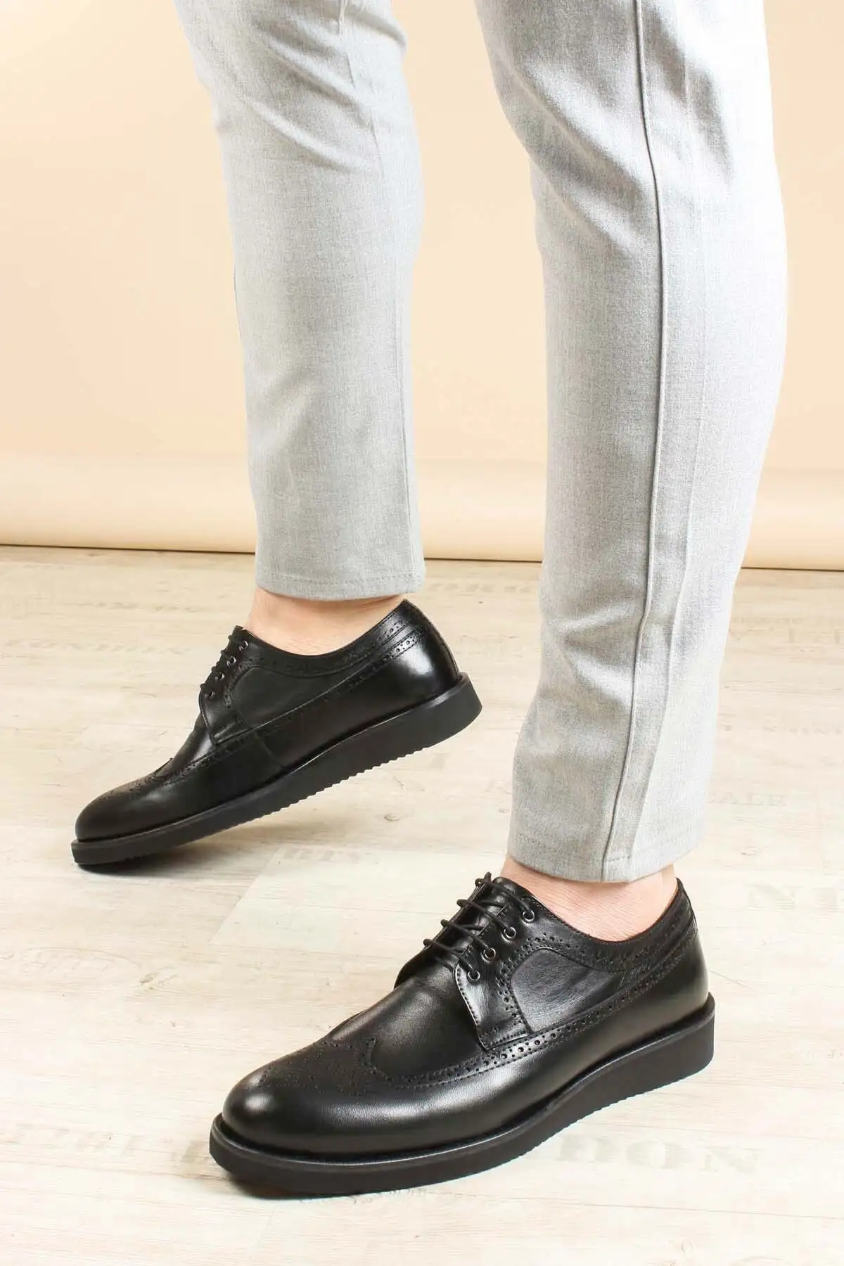 کفش روزمره مردانه  کلاسیک  با رویه و زیره چرم، راحت و ، مدل 822ma051 - 7347 کفش روزمره مردانه کلاسیک با رویه و زیره چرم، راحت و ، مدل 822ma051 - 7347