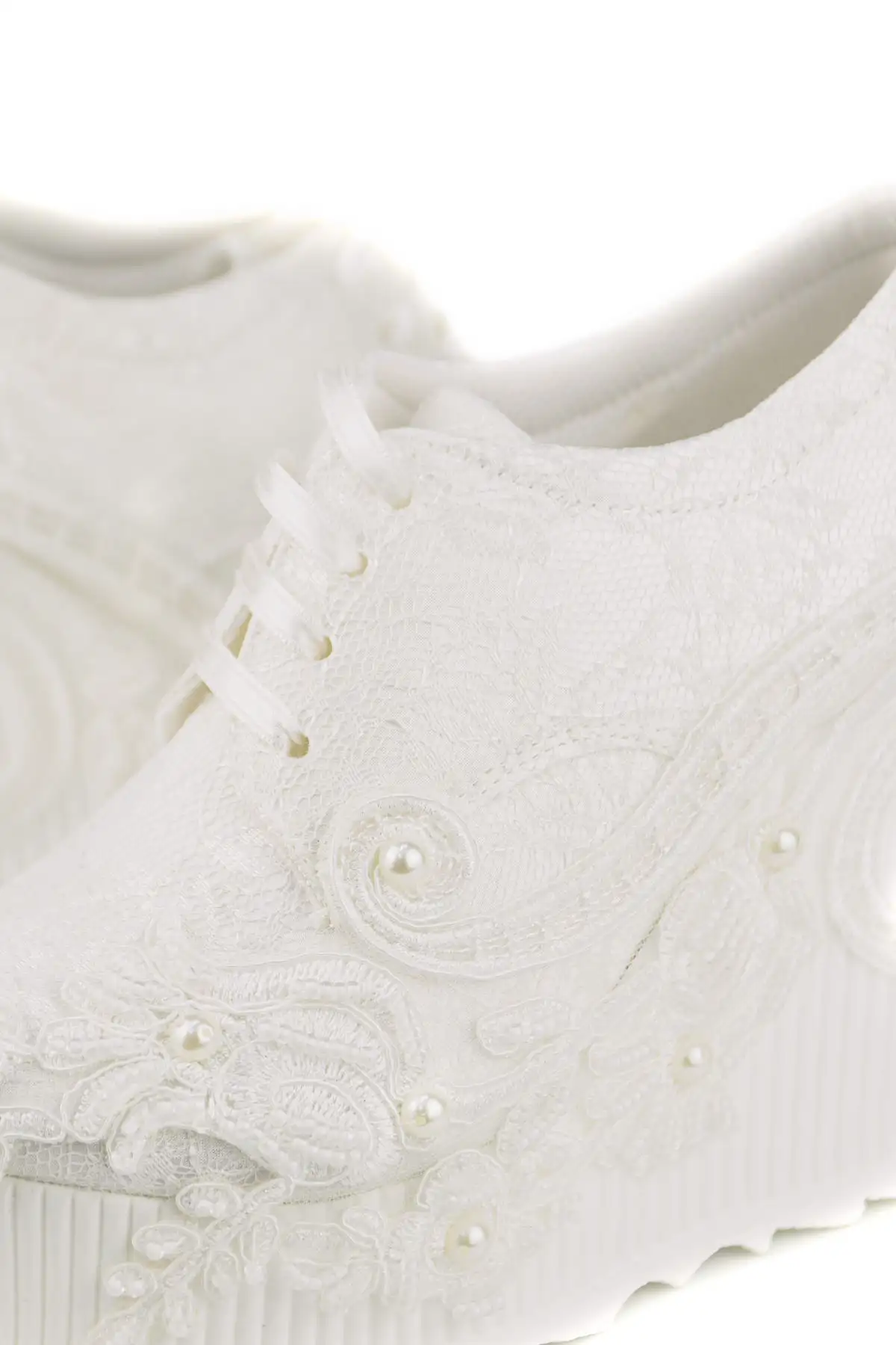 کفش پاشنه بلند زنانه 13 سانتیمتر  عروس اسپرت، زیره ضد لغزش، بسیار سبک است و شما را خسته نمیکند، این نیز تضمین میکند که میتوانید راحتی حرکت کنید. - 7209 کفش پاشنه بلند زنانه 13 سانتیمتر عروس اسپرت، زیره ضد لغزش، بسیار سبک است و شما را خسته نمیکند، این نیز تضمین میکند که میتوانید راحتی حرکت کنید. - 7209