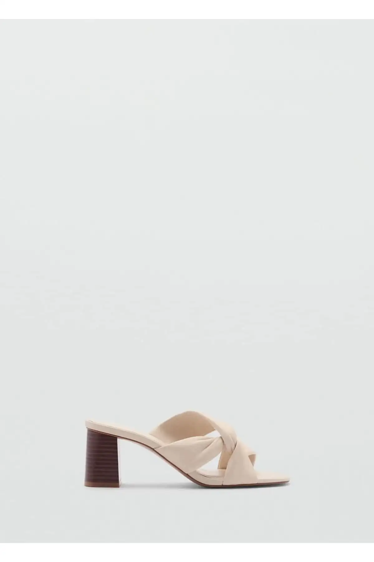 کفش صندل زنانه  چرم گرهدار برند MANGO - 7440 کفش صندل زنانه چرم گرهدار برند MANGO - 7440