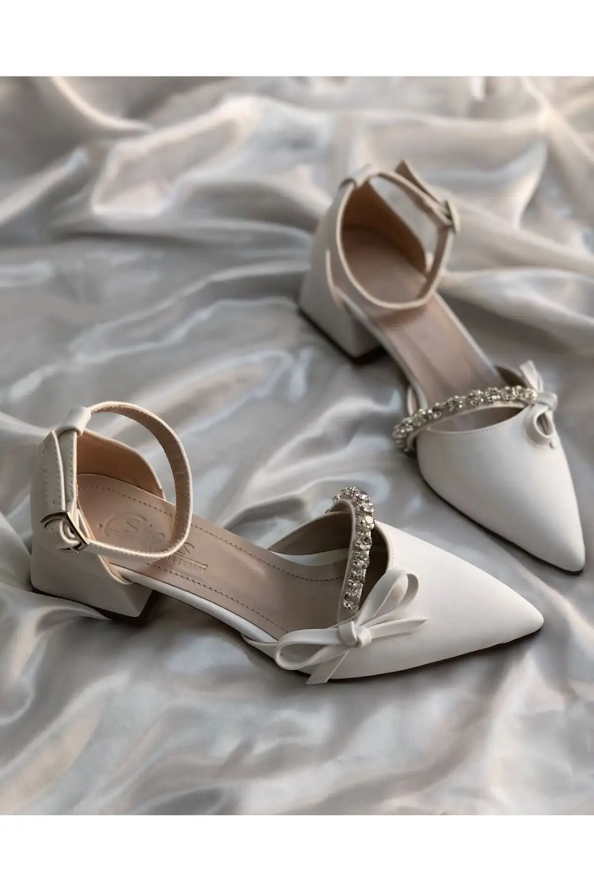 کفش پاشنه بلند زنانه  ساتن  با پاپیون و سنگدوزی - 7223 کفش پاشنه بلند زنانه ساتن با پاپیون و سنگدوزی - 7223