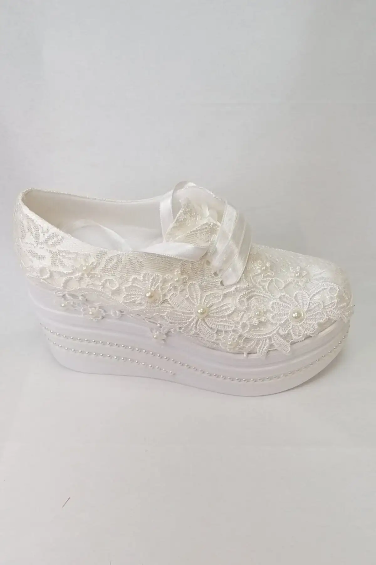 کفش پاشنه بلند زنانه  عروسی با پاشنه توپر و تزیینات گل دار مدل 602 - 7215 کفش پاشنه بلند زنانه عروسی با پاشنه توپر و تزیینات گل دار مدل 602 - 7215