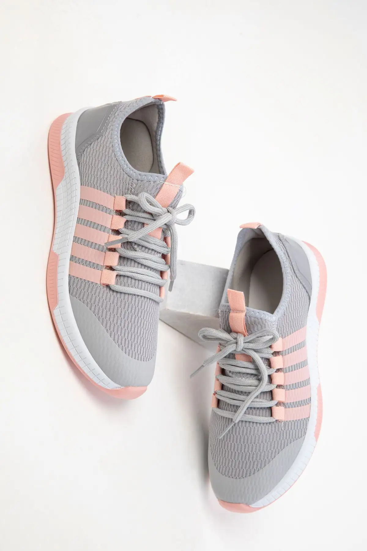 کفش ورزشی روزمره   زنانه بوز-پودرا 16278 برند SOHO - 7483 کفش ورزشی روزمره زنانه بوز-پودرا 16278 برند SOHO - 7483