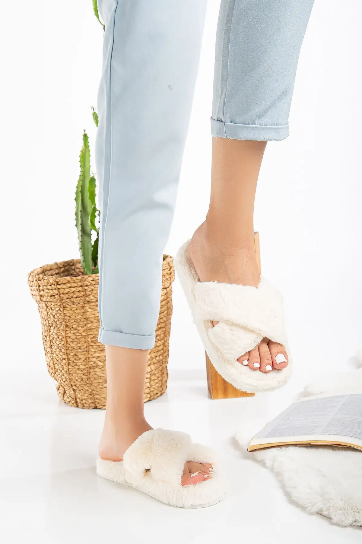 کفش راحتی خانه دمپایی زنانه با بند ضربدری، دمپایی مهمان و مجلسی با کفی EVA - 7325 کفش راحتی خانه دمپایی زنانه با بند ضربدری، دمپایی مهمان و مجلسی با کفی EVA - 7325