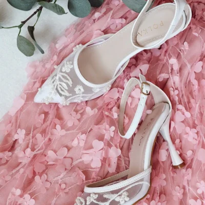 کفش پاشنه بلند زنانه مدل عروس، با طراحی دستساز، با جزئیات مرواریدی و پاشنه نازک و نوک تیز - 7233