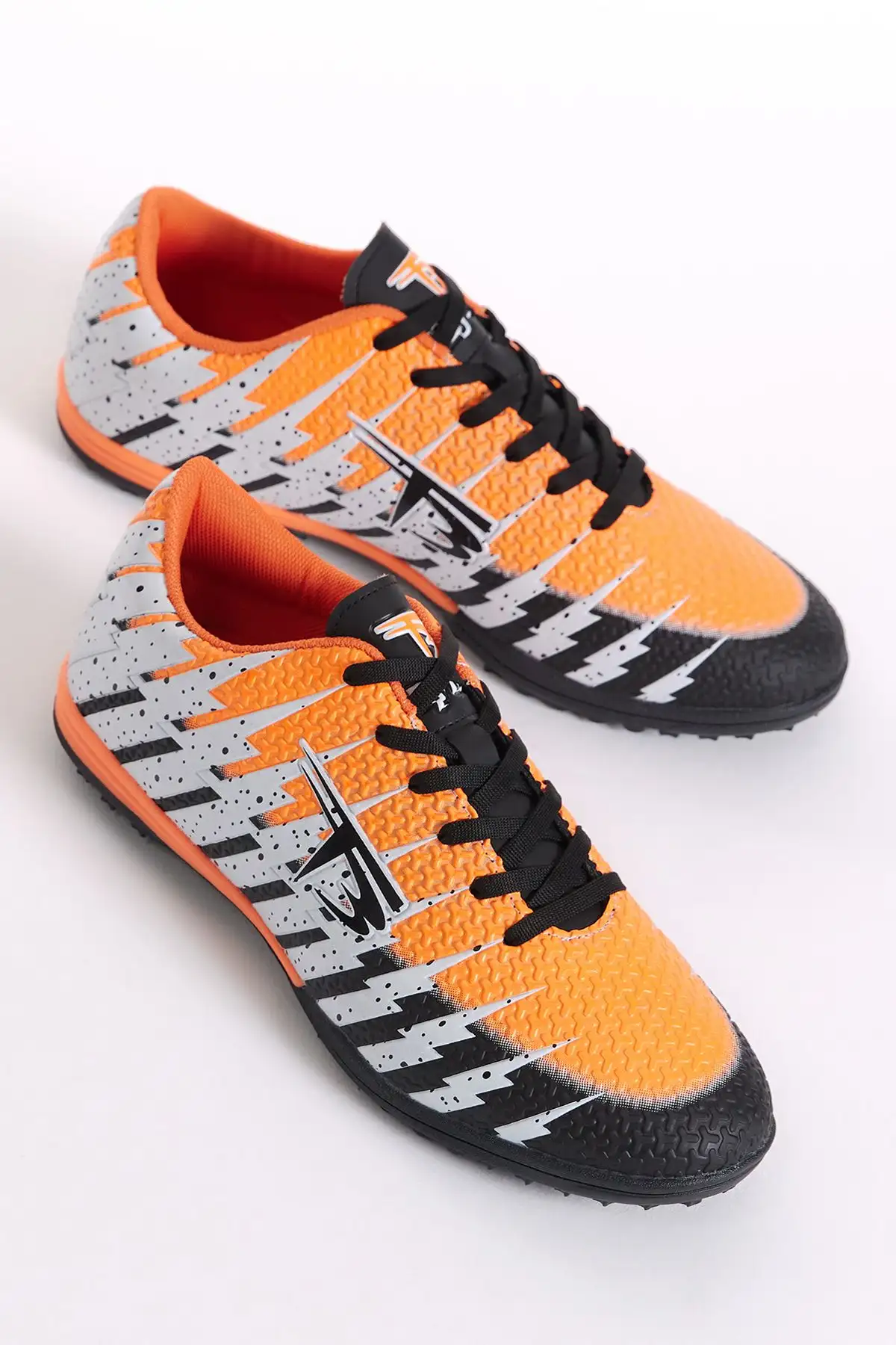 کفش فوتبال  ورزشی دو میدانی با طراحی مشکی و بنددار یونیسکس برند Tonny Black - 7506 کفش فوتبال ورزشی دو میدانی با طراحی مشکی و بنددار یونیسکس برند Tonny Black - 7506