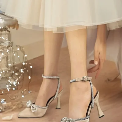 کفش پاشنه‌ بلند زنانه ساتن با طلای سنگی دور مچ آتن - 7237