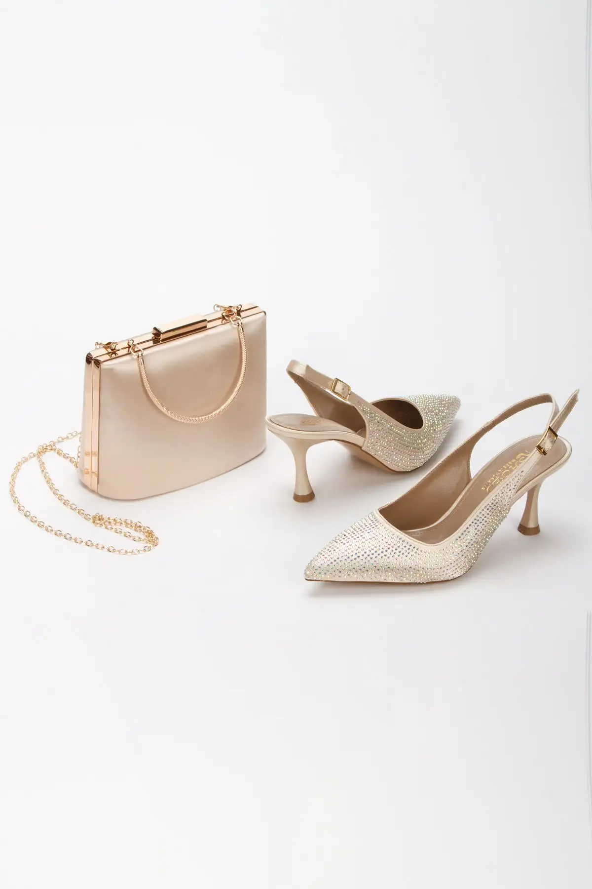 کفش پاشنه بلند زنانه ست  و کیف مجلسی  با تزئینات سنگی - 7221 کفش پاشنه بلند زنانه ست و کیف مجلسی با تزئینات سنگی - 7221