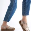 کفش صندل زنانه چرم طبیعی رنگ بژ - 7377