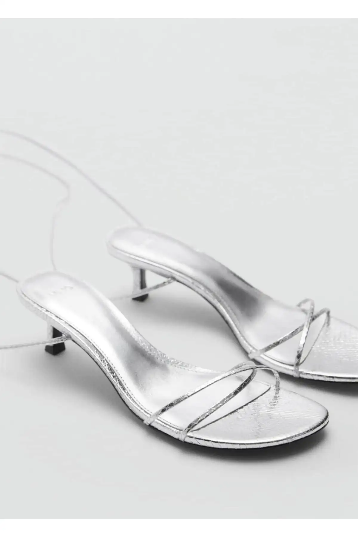 کفش صندل زنانه سندل پاشنهبلند با بند برند MANGO - 7428 کفش صندل زنانه سندل پاشنهبلند با بند برند MANGO - 7428