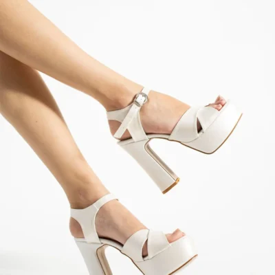 کفش پاشنه‌ بلند زنانه عروس با پاشنه کلفت و سکو، ارتفاع 13 سانتیمتر، مناسب برای پوشیدن و دویدن، با رنگ صدفی - 7193