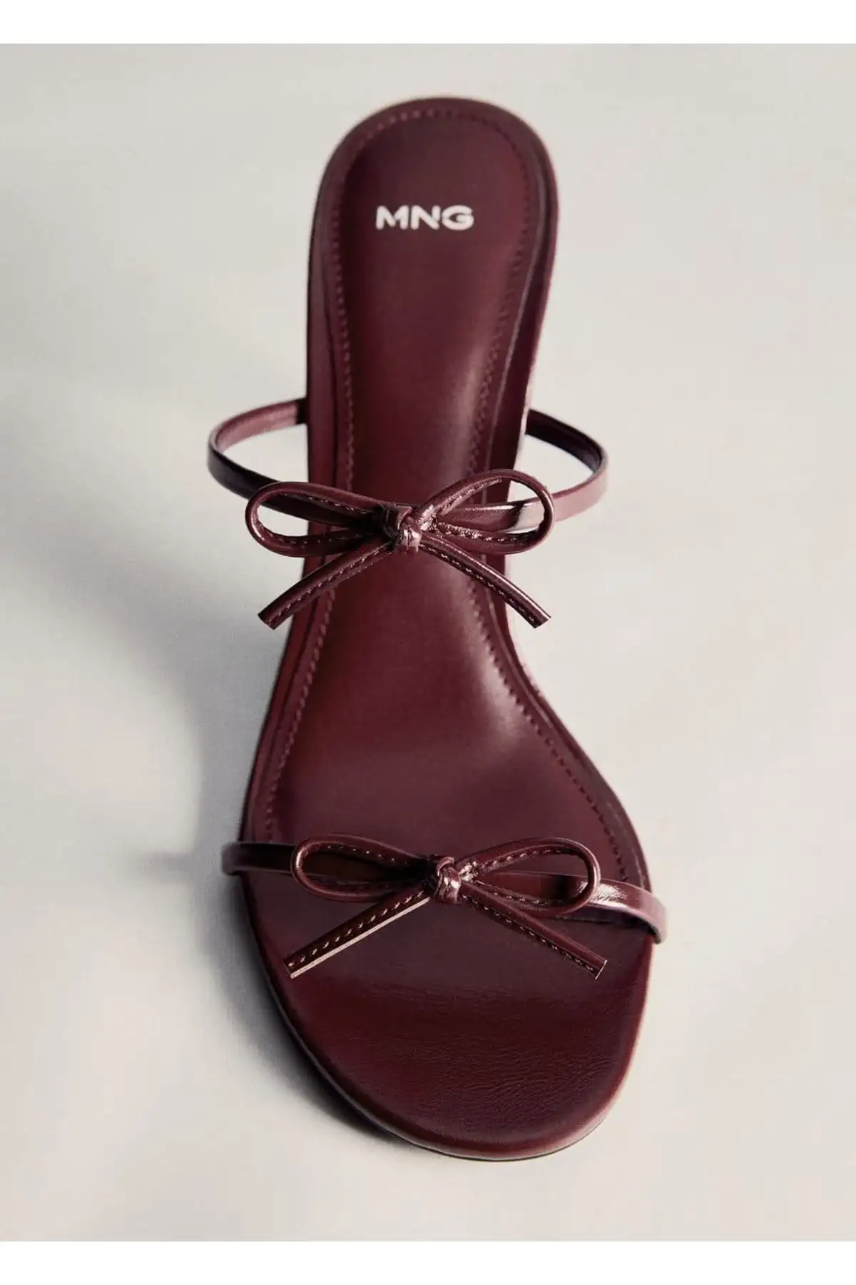 کفش صندل زنانه با جزئیات بنددار برند MANGO - 7435