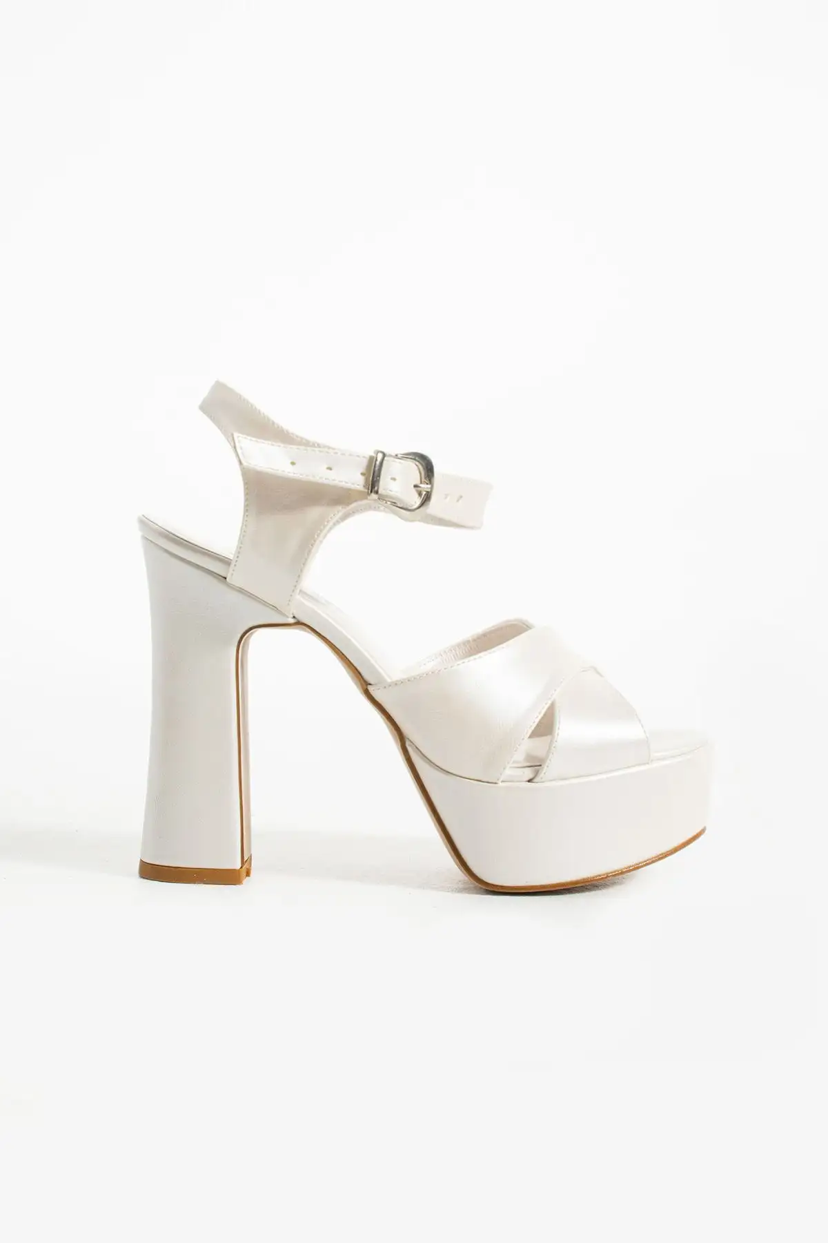 کفش پاشنه بلند زنانه  عروس با پاشنه کلفت و سکو، ارتفاع 13 سانتیمتر، مناسب برای پوشیدن و دویدن، با رنگ صدفی - 7193 کفش پاشنه بلند زنانه عروس با پاشنه کلفت و سکو، ارتفاع 13 سانتیمتر، مناسب برای پوشیدن و دویدن، با رنگ صدفی - 7193