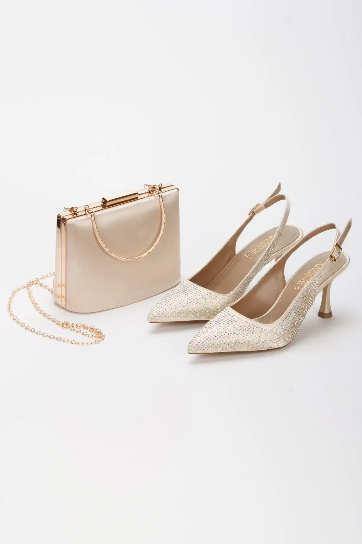 کفش پاشنه بلند زنانه ست  و کیف مجلسی  با تزئینات سنگی - 7221 کفش پاشنه بلند زنانه ست و کیف مجلسی با تزئینات سنگی - 7221