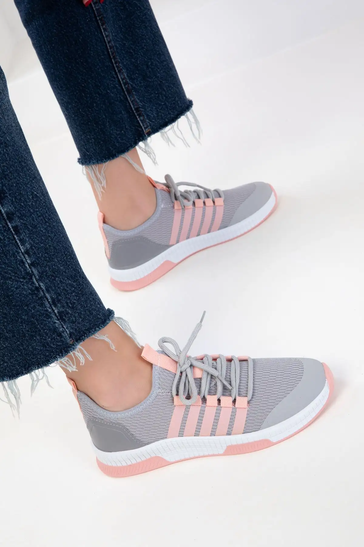 کفش ورزشی روزمره   زنانه بوز-پودرا 16278 برند SOHO - 7483 کفش ورزشی روزمره زنانه بوز-پودرا 16278 برند SOHO - 7483