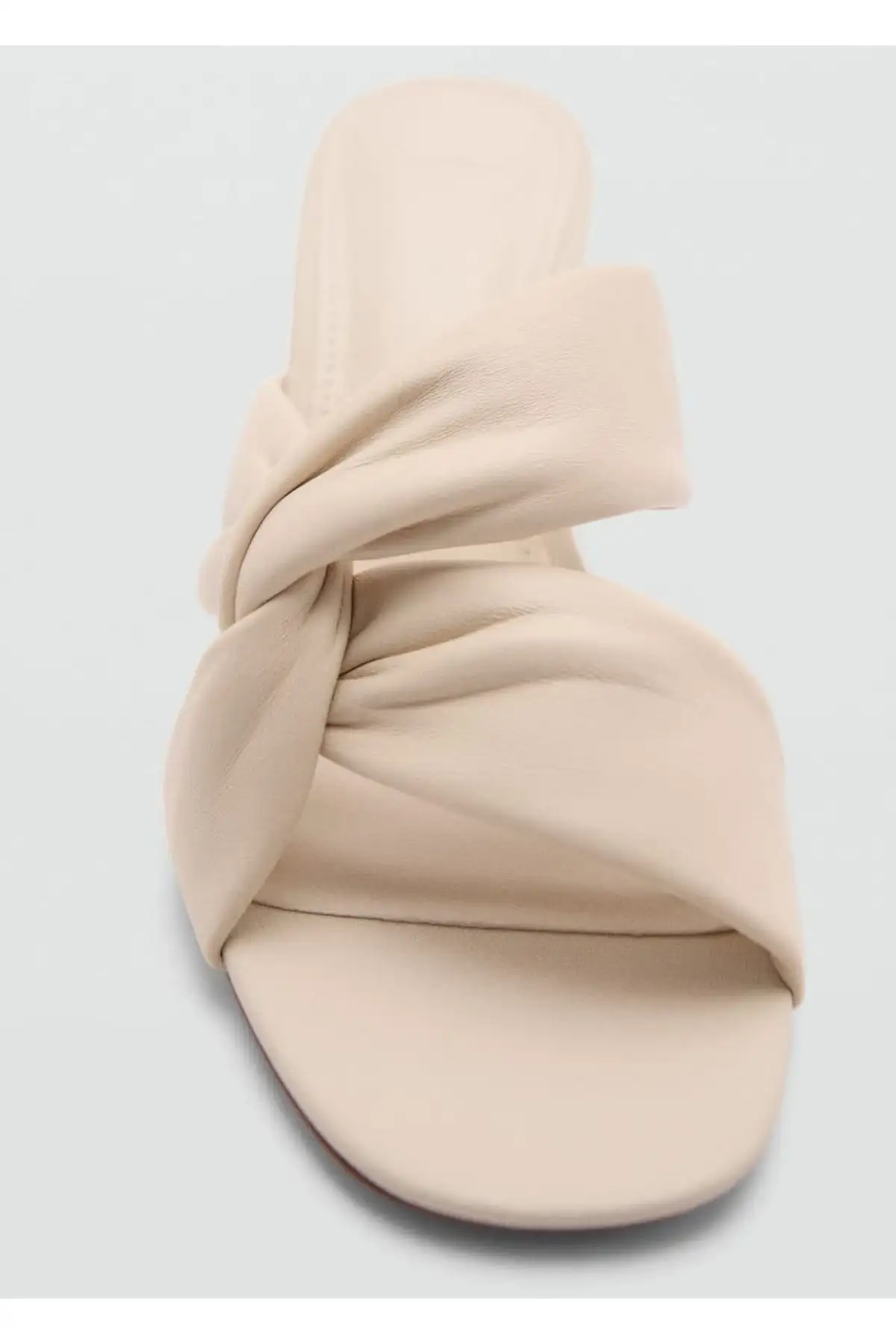 کفش صندل زنانه  چرم گرهدار برند MANGO - 7440 کفش صندل زنانه چرم گرهدار برند MANGO - 7440