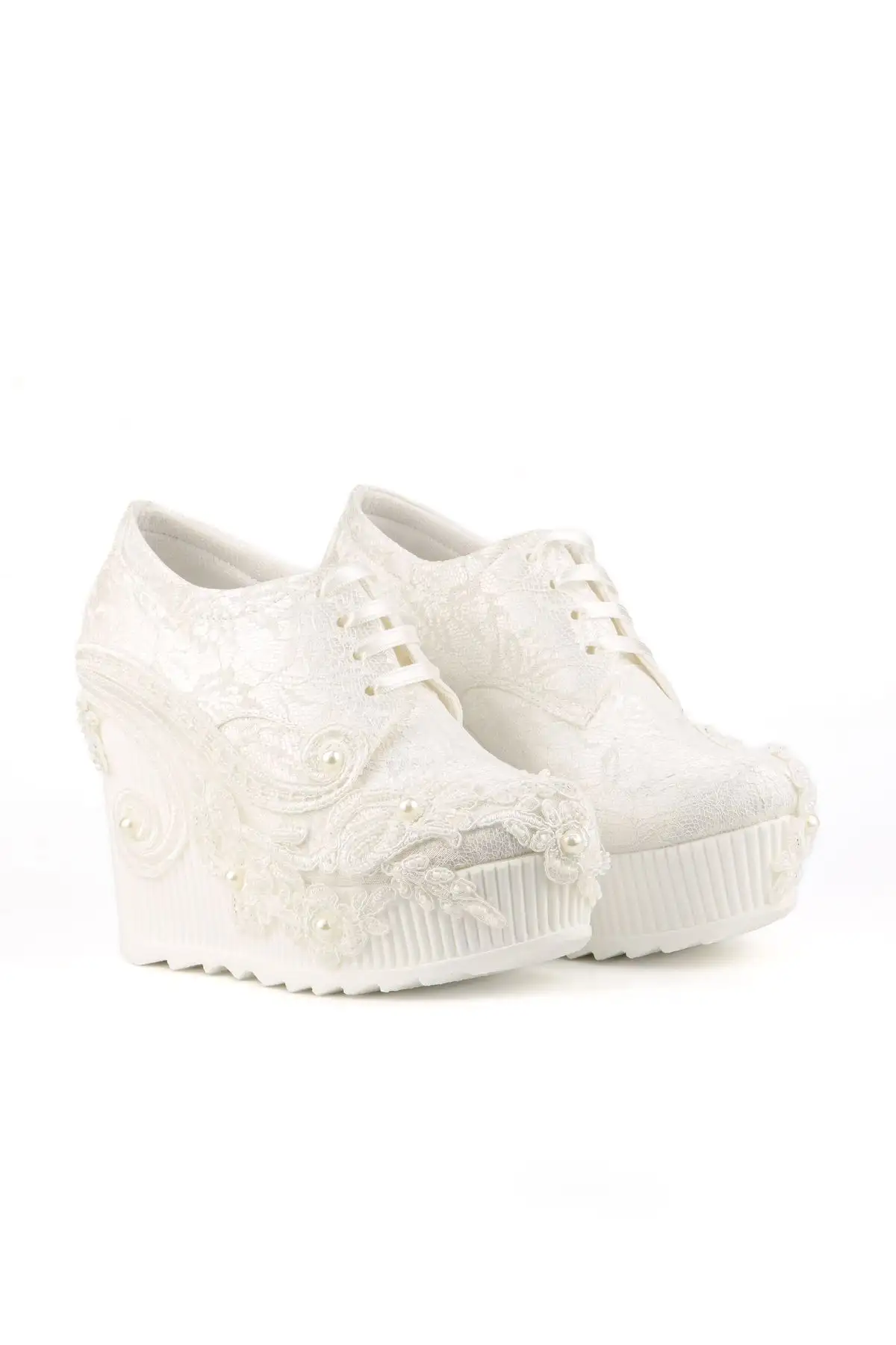 کفش پاشنه بلند زنانه 13 سانتیمتر  عروس اسپرت، زیره ضد لغزش، بسیار سبک است و شما را خسته نمیکند، این نیز تضمین میکند که میتوانید راحتی حرکت کنید. - 7209 کفش پاشنه بلند زنانه 13 سانتیمتر عروس اسپرت، زیره ضد لغزش، بسیار سبک است و شما را خسته نمیکند، این نیز تضمین میکند که میتوانید راحتی حرکت کنید. - 7209