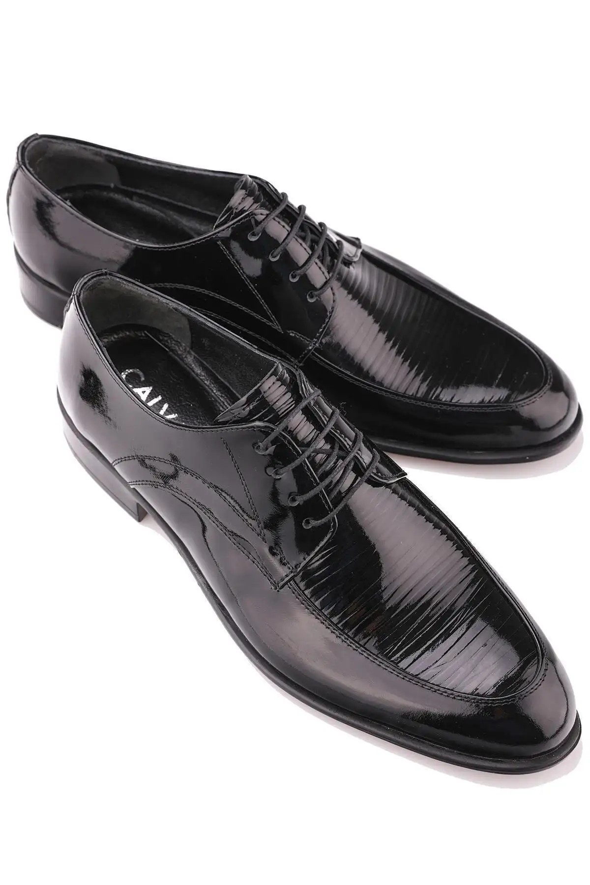 کفش رسمی مردانه  های کلاسیک  سیاه چرمی واقعی برند Calvano - 7399 کفش رسمی مردانه های کلاسیک سیاه چرمی واقعی برند Calvano - 7399