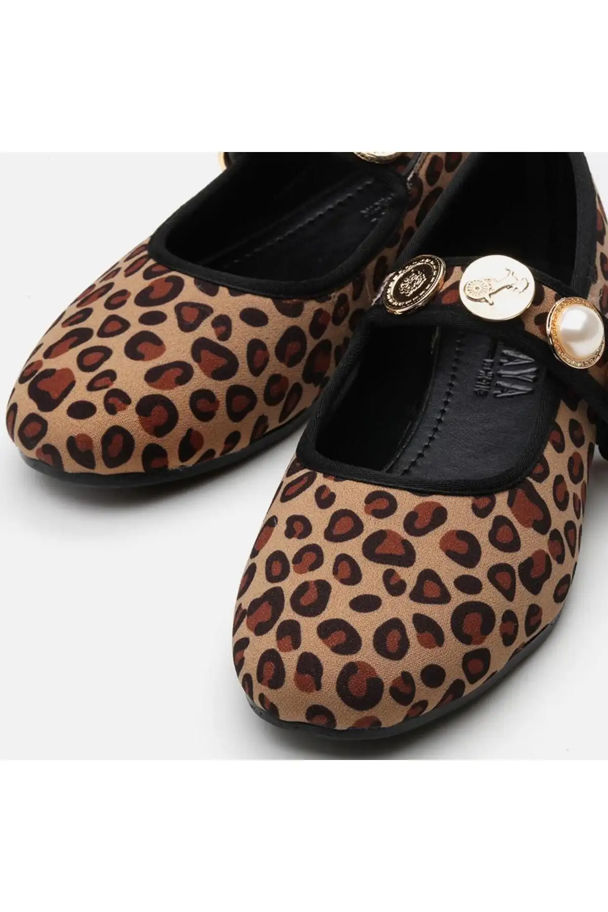 کفش تخت زنانه باله با طرح پلنگی و تزئینات سنگی - 7277