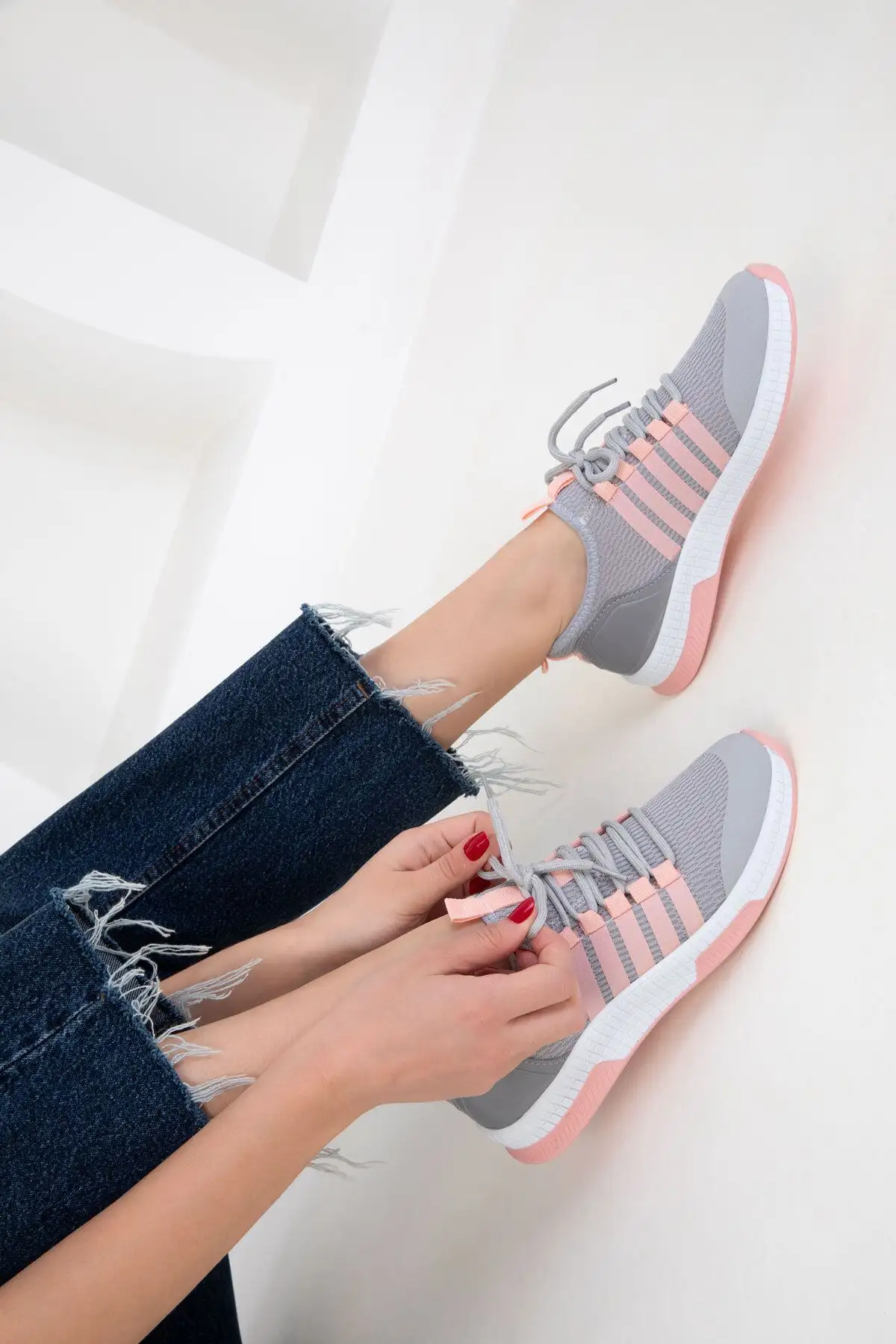 کفش ورزشی روزمره   زنانه بوز-پودرا 16278 برند SOHO - 7483 کفش ورزشی روزمره زنانه بوز-پودرا 16278 برند SOHO - 7483