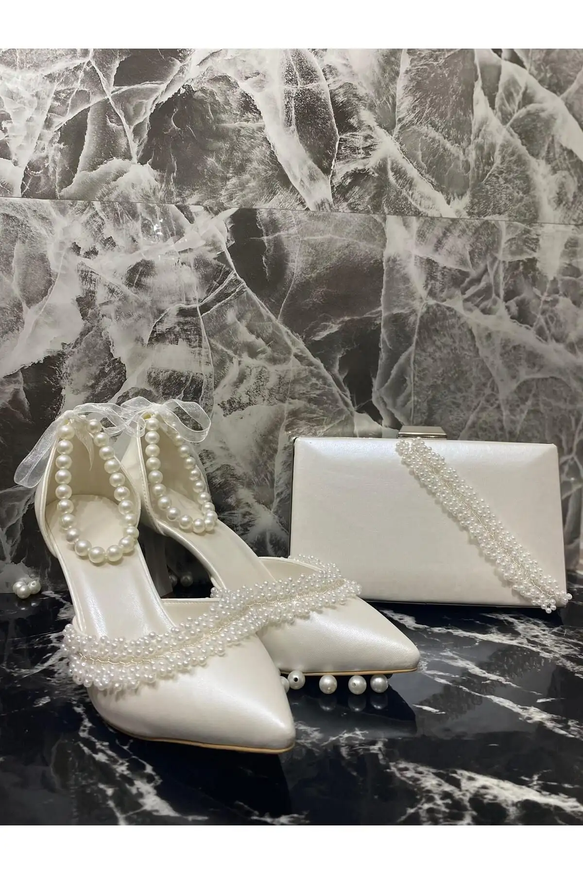 کفش پاشنه بلند زنانه  و کیف مجلسی  به همراه مروارید به طول 7 سانتیمتر - 7248 کفش پاشنه بلند زنانه و کیف مجلسی به همراه مروارید به طول 7 سانتیمتر - 7248