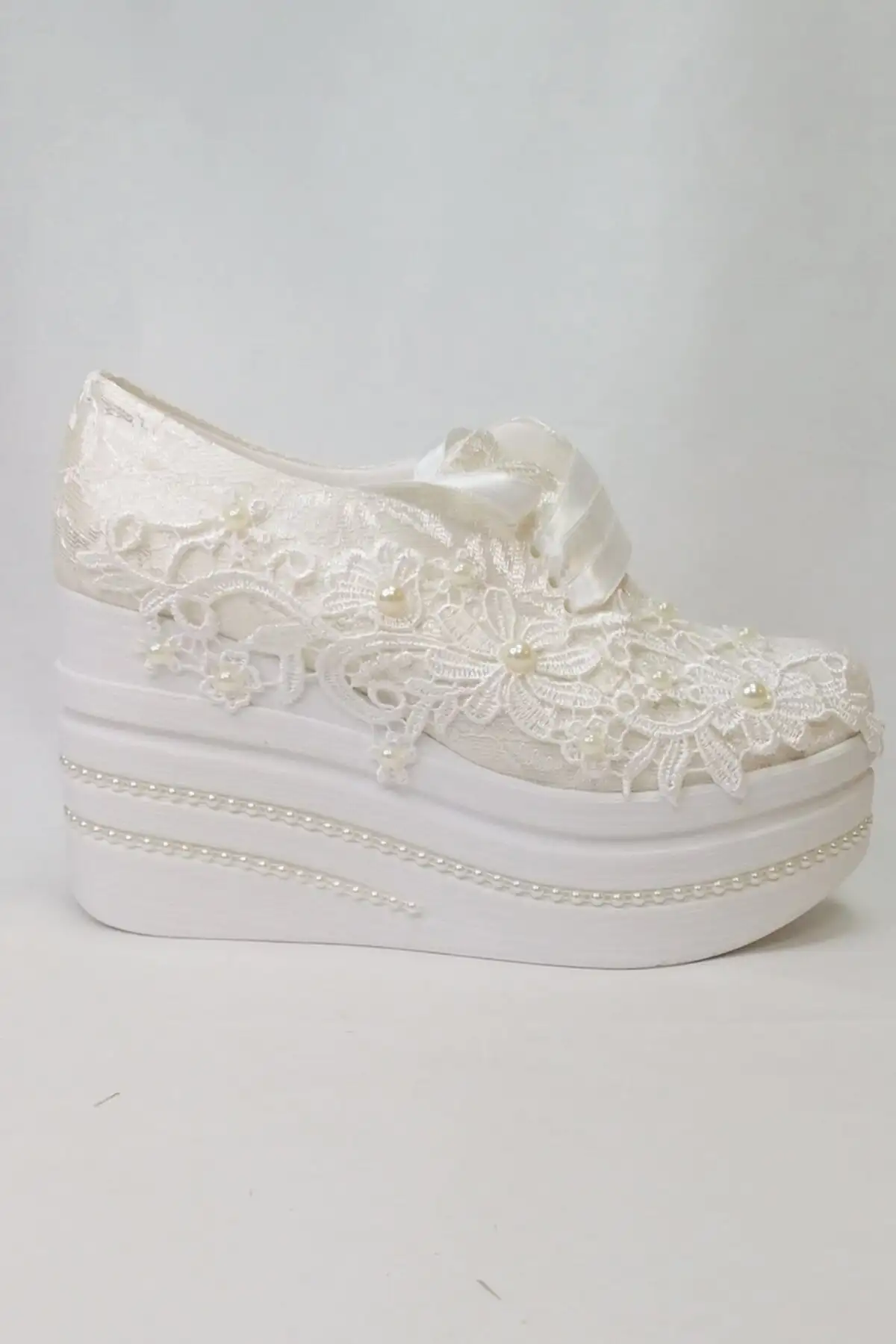 کفش پاشنه بلند زنانه  عروسی با پاشنه توپر و تزیینات گل دار مدل 602 - 7215 کفش پاشنه بلند زنانه عروسی با پاشنه توپر و تزیینات گل دار مدل 602 - 7215