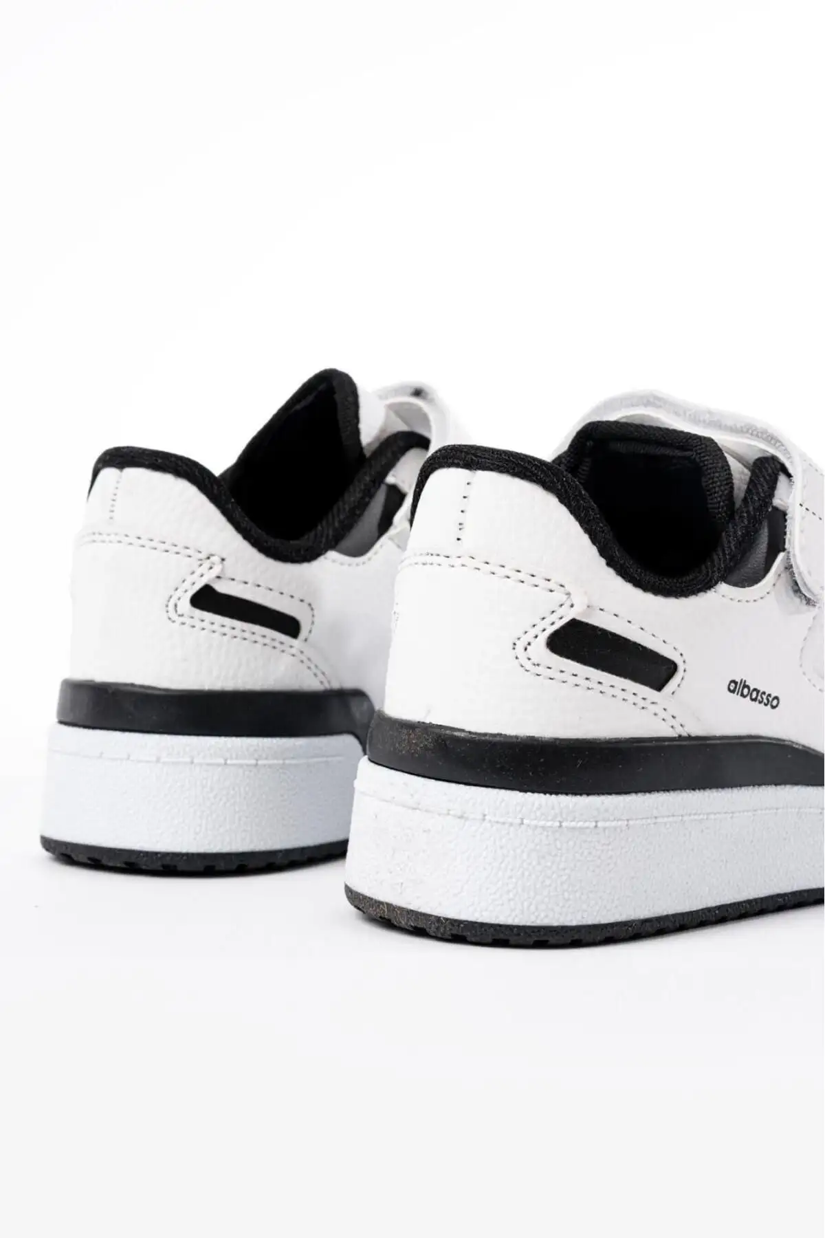 کفش ورزشی روزمره   راحت و شیک مناسب برای استفاده  برند albasso - 7470 کفش ورزشی روزمره راحت و شیک مناسب برای استفاده برند albasso - 7470