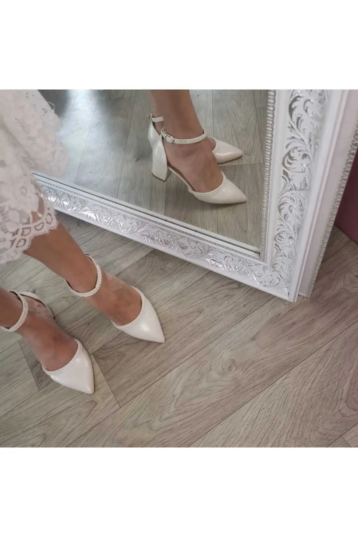 کفش پاشنه بلند زنانه  عروسی  با پاشنه پهن 5 سانتیمتری به رنگ سفید مرواریدی شکسته و راحت - 7240 کفش پاشنه بلند زنانه عروسی با پاشنه پهن 5 سانتیمتری به رنگ سفید مرواریدی شکسته و راحت - 7240