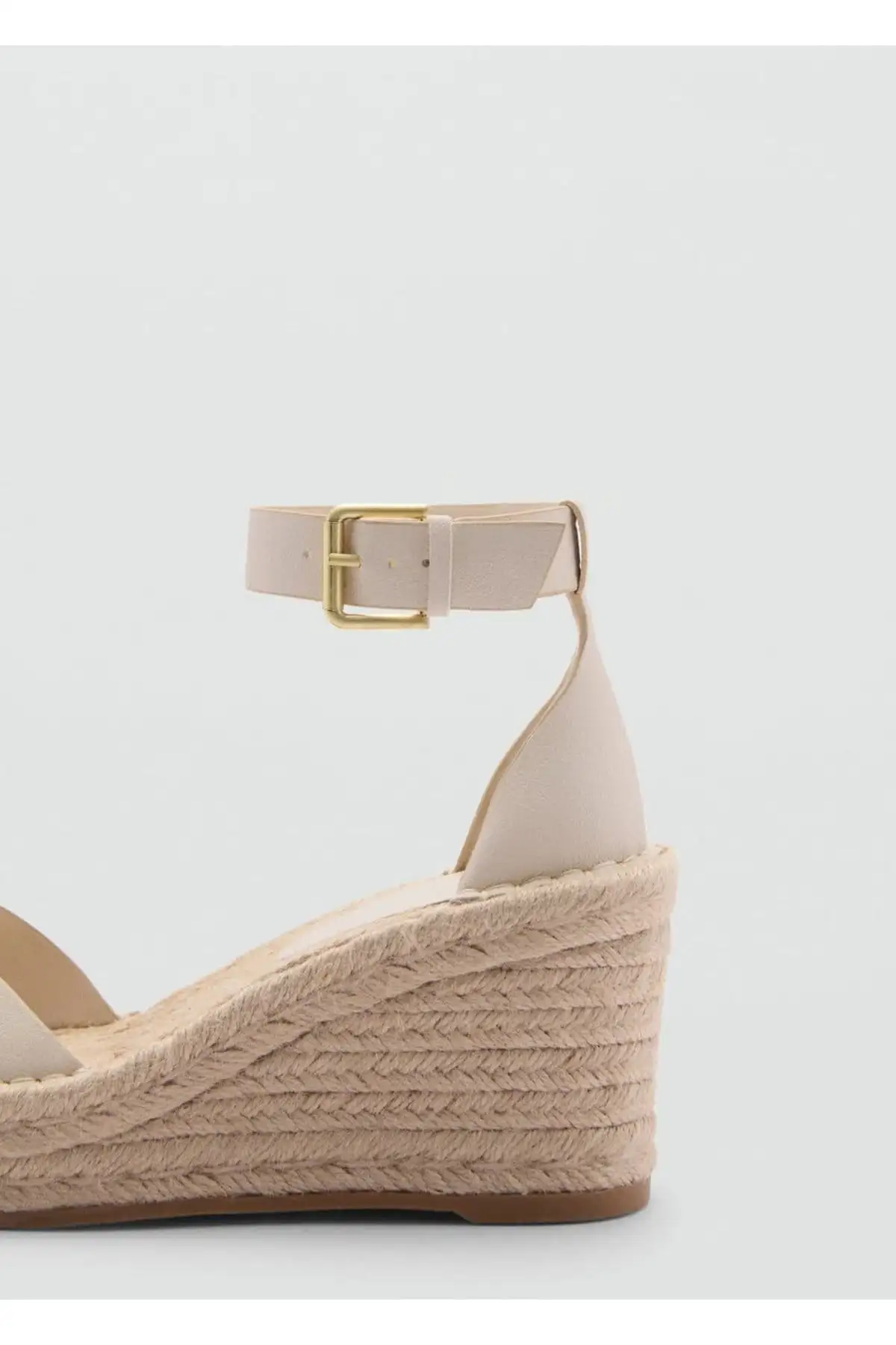 کفش صندل زنانه با پاشنه کوتاه و بند دار برند MANGO - 7436