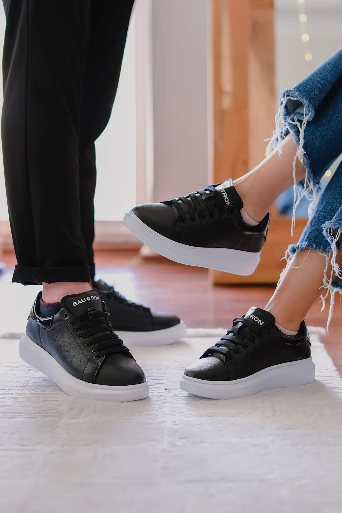 کفش سایز بزرگ مردانه  ورزشی روزمره مککویین استایل با کف سفید و رنگ مشکی شماره 310 برند pumant - 7867 کفش سایز بزرگ مردانه ورزشی روزمره مککویین استایل با کف سفید و رنگ مشکی شماره 310 برند pumant - 7867