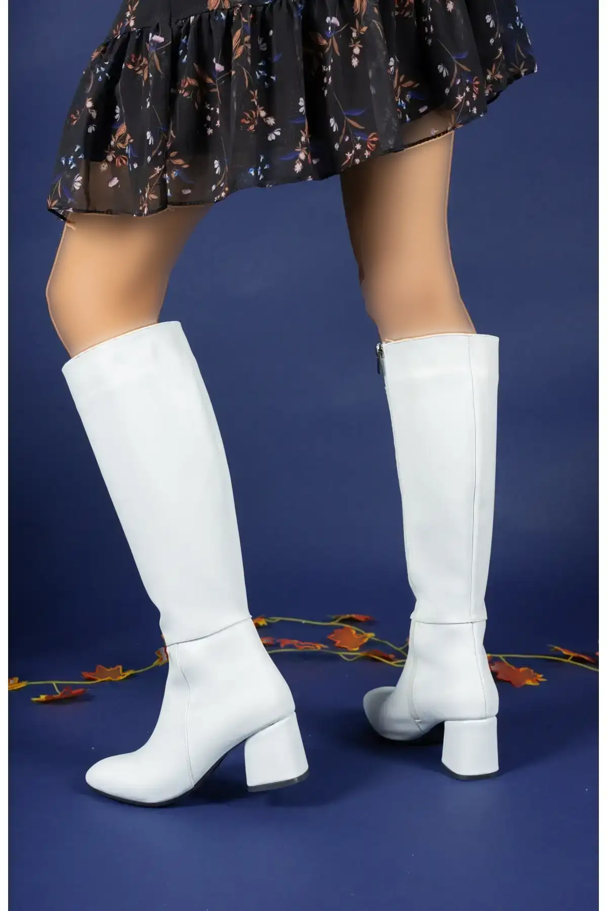 بوت و نیم بوت زنانه   چرم سفید 0012815y برند Riccon - 8096 بوت و نیم بوت زنانه چرم سفید 0012815y برند Riccon - 8096