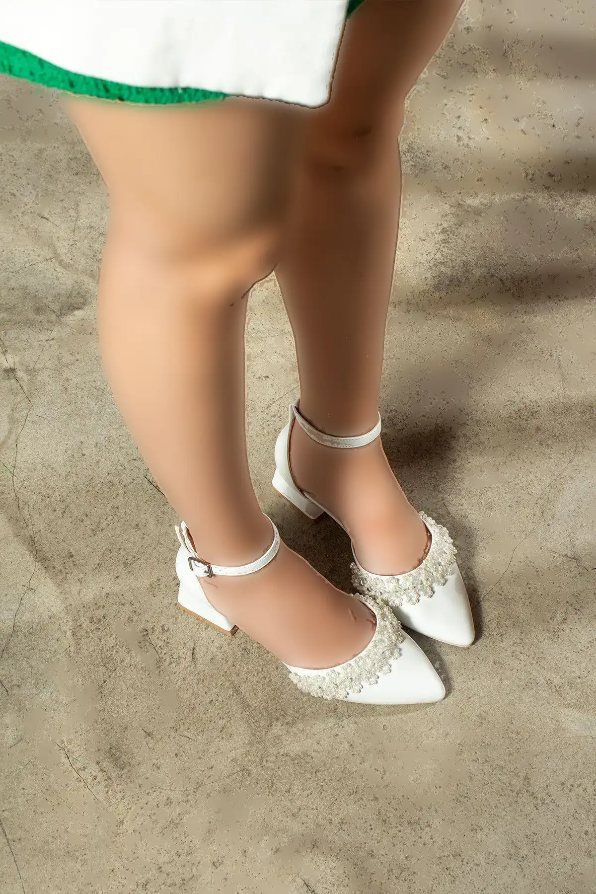 کفش پاشنه بلند زنانه   پاشنه کوتاه مرواریدی برند ZENNESHOES - 7995 کفش پاشنه بلند زنانه پاشنه کوتاه مرواریدی برند ZENNESHOES - 7995