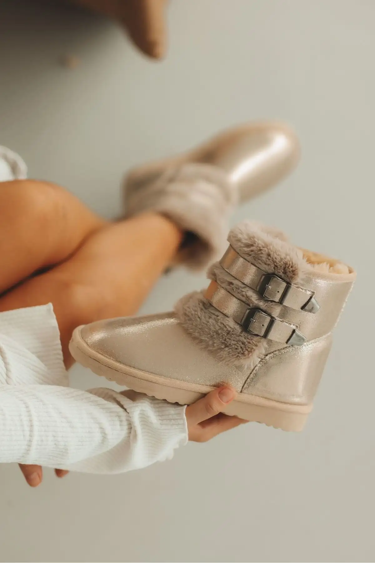 بوت و نیم بوت زنانه کفش چرم  Moses با جزئیات پالتیی - طلا برند selinshoes - 7679 بوت و نیم بوت زنانه کفش چرم Moses با جزئیات پالتیی - طلا برند selinshoes - 7679