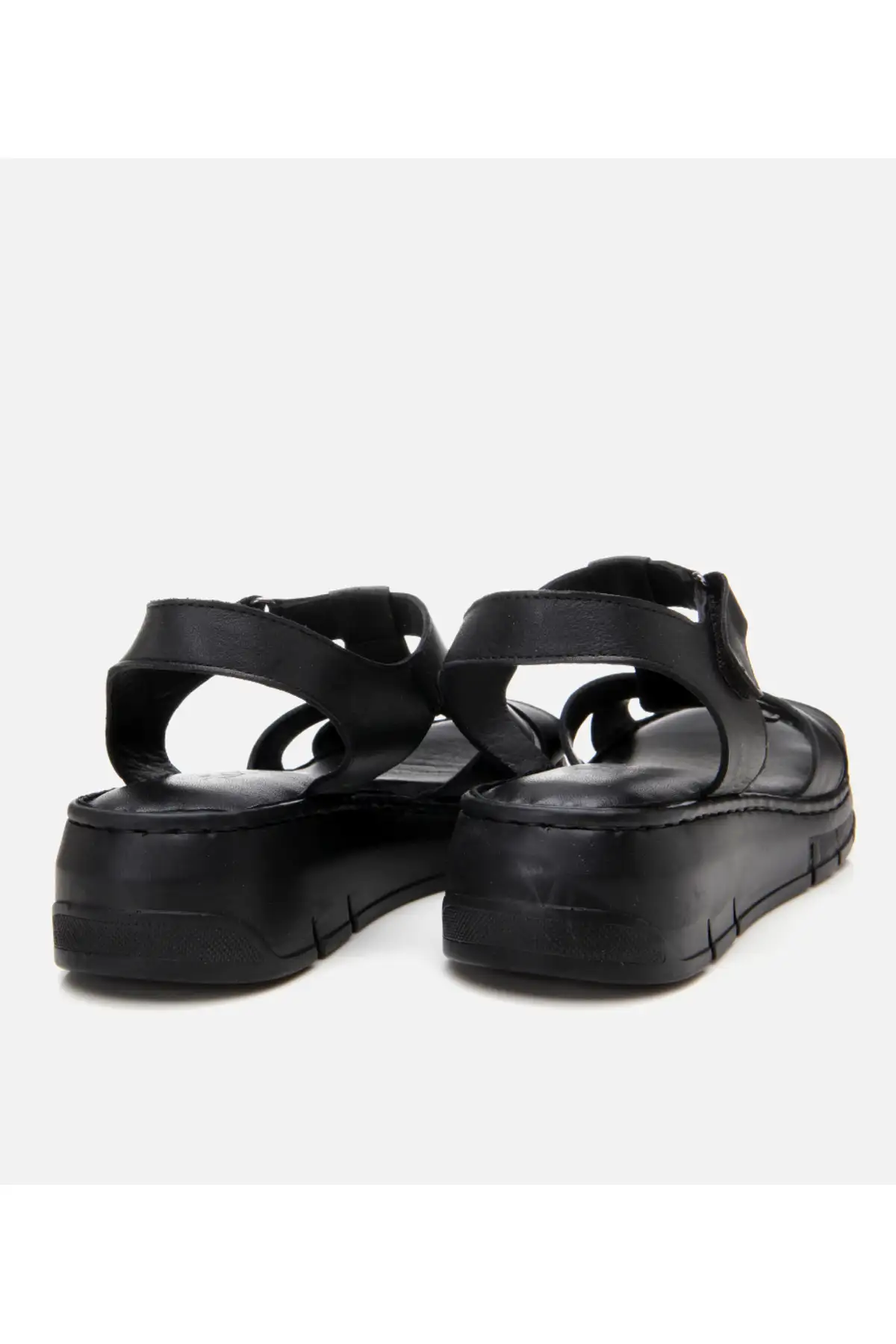 کفش صندل زنانه صیقلی  سیاه چرمی  راحتی قابل تنظیم برند Hotiç - 8252 کفش صندل زنانه صیقلی سیاه چرمی راحتی قابل تنظیم برند Hotiç - 8252