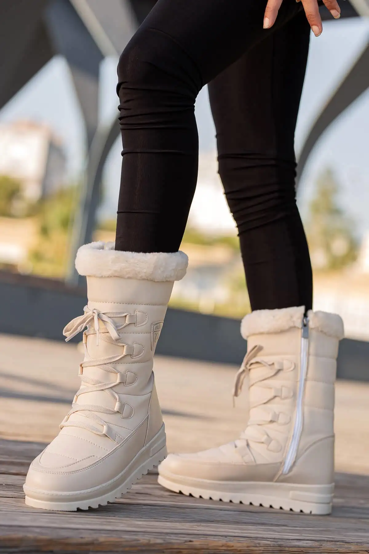 بوت و نیم بوت زنانه  کار بیج 995 برند t-step - 8357 بوت و نیم بوت زنانه کار بیج 995 برند t-step - 8357