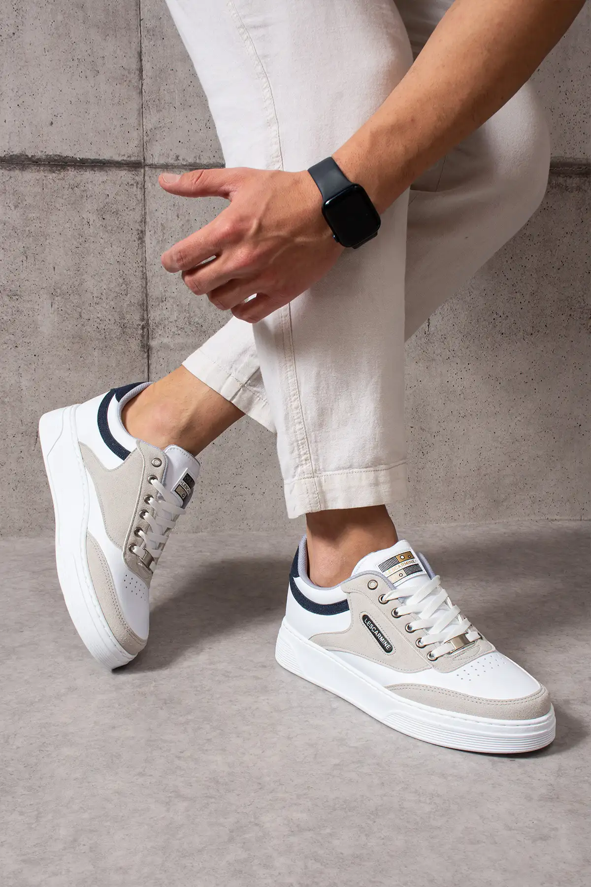 کفش اسپرت مردانه 907  ورزشی  سفید با جزئیات کرمی و کفی سفید و بند سفید برند LesCarmine - 7732 کفش اسپرت مردانه 907 ورزشی سفید با جزئیات کرمی و کفی سفید و بند سفید برند LesCarmine - 7732