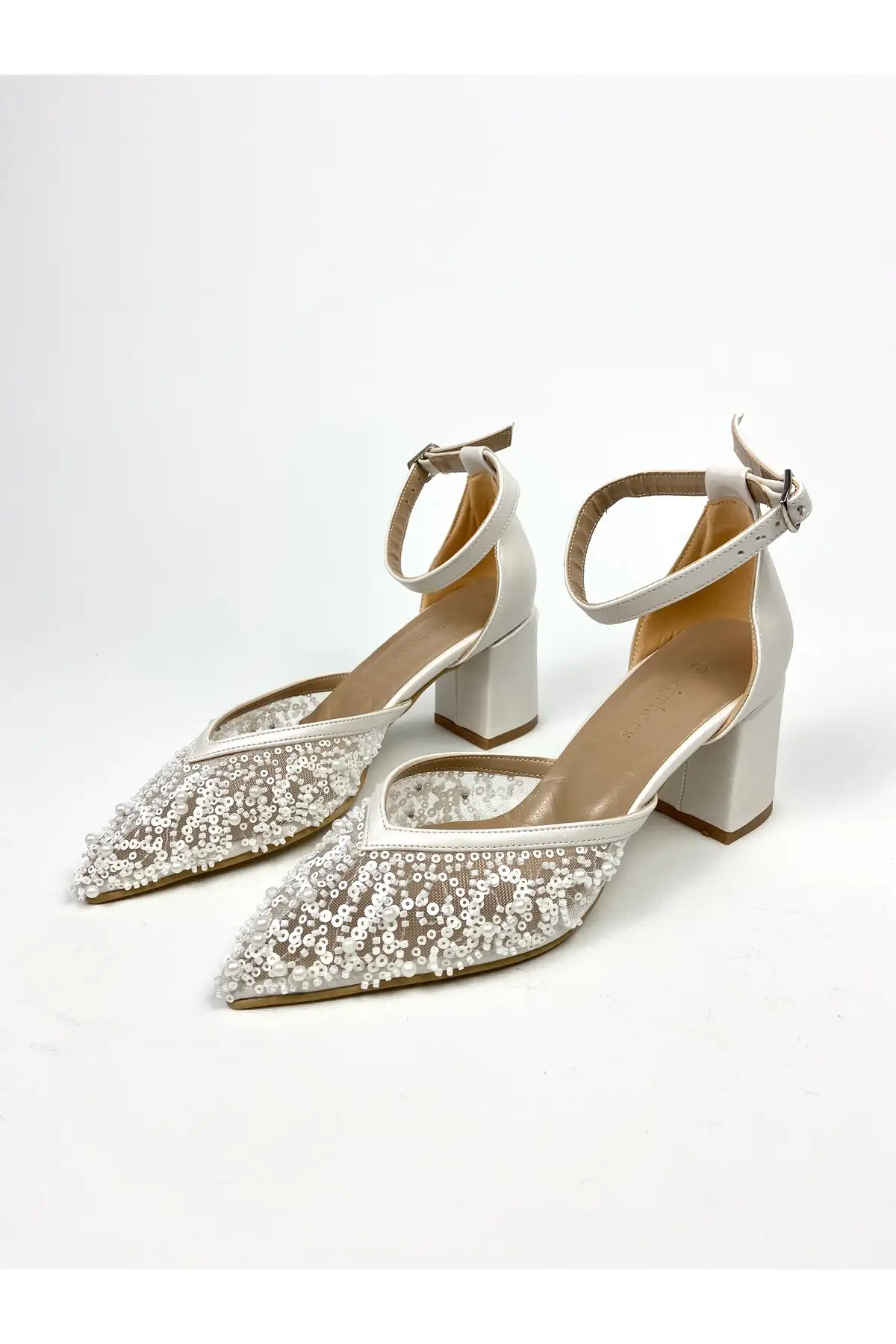 کفش پاشنه بلند زنانه  مجلسی پاشنه  با ضخامت 6 سانتیمتر و تزئین مرواریدهای رشتهای Sedef کد 01328 -  عروسی برند Gloriys Ayakkabı & Çanta - 7991 کفش پاشنه بلند زنانه مجلسی پاشنه با ضخامت 6 سانتیمتر و تزئین مرواریدهای رشتهای Sedef کد 01328 - عروسی برند Gloriys Ayakkabı & Çanta - 7991