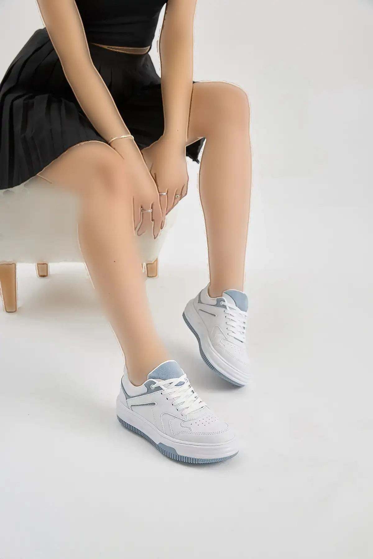 کفش کتانی زنانه  ورزشی های سفید و آبی  با کفی ترمو و بنددار برند Tonny Black - 7960 کفش کتانی زنانه ورزشی های سفید و آبی با کفی ترمو و بنددار برند Tonny Black - 7960