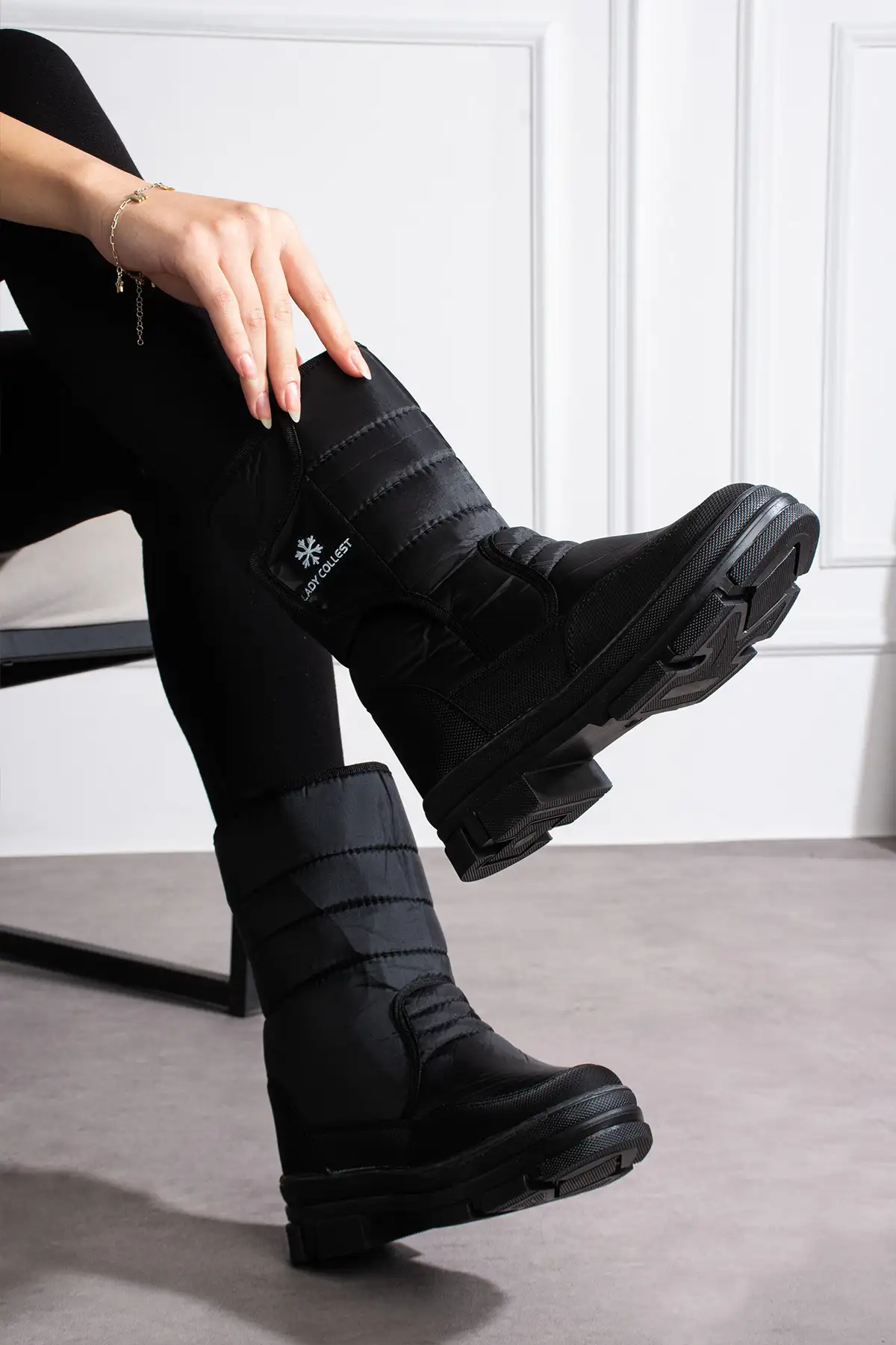 بوت و نیم بوت زنانه چکمه برفی راحت  با کفی ضد لغزش برند perry shoes - 8376 بوت و نیم بوت زنانه چکمه برفی راحت با کفی ضد لغزش برند perry shoes - 8376