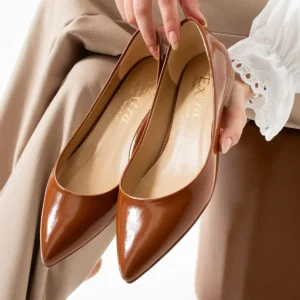 کفش تخت زنانه روزمره قهوه‌ای براق با نوک تیز برند Extra Shoes İstanbul - 8332
