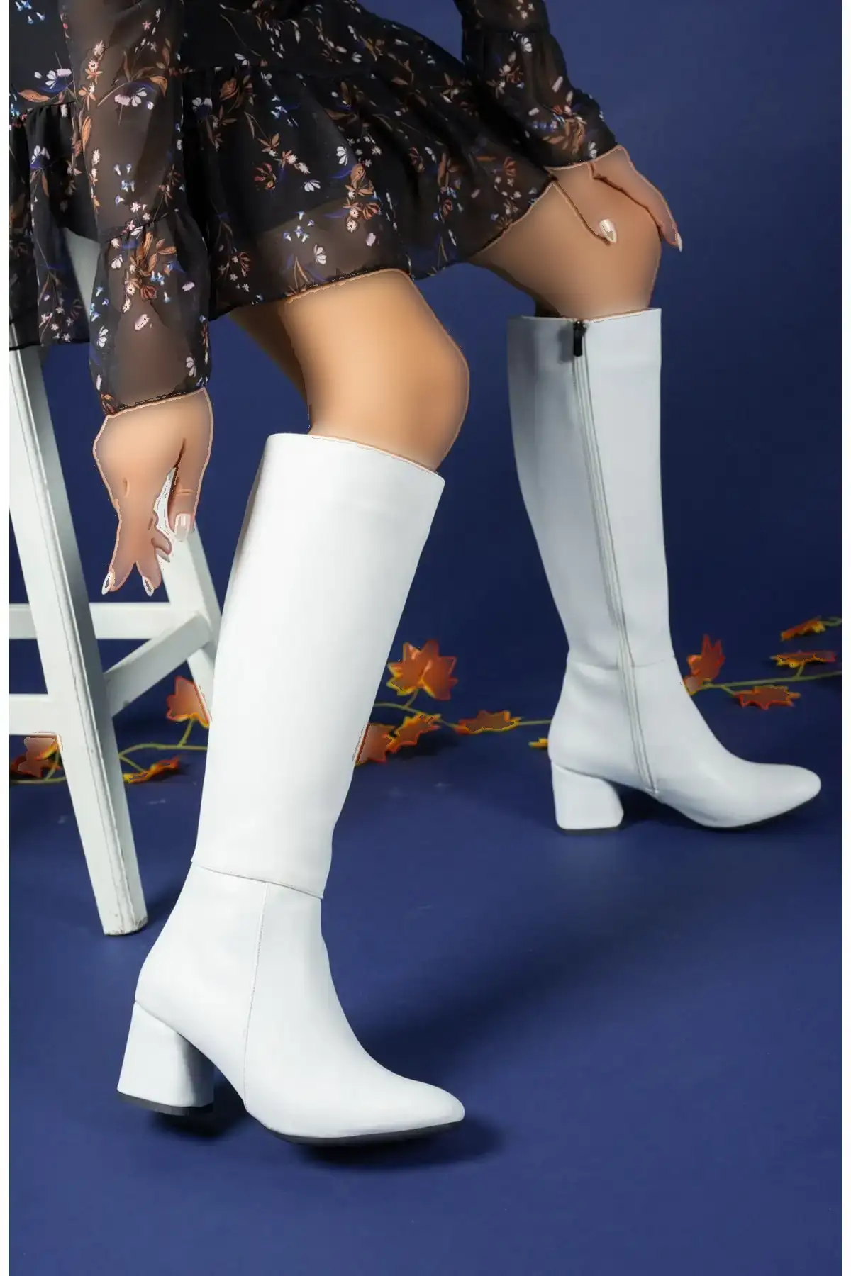 بوت و نیم بوت زنانه   چرم سفید 0012815y برند Riccon - 8096 بوت و نیم بوت زنانه چرم سفید 0012815y برند Riccon - 8096